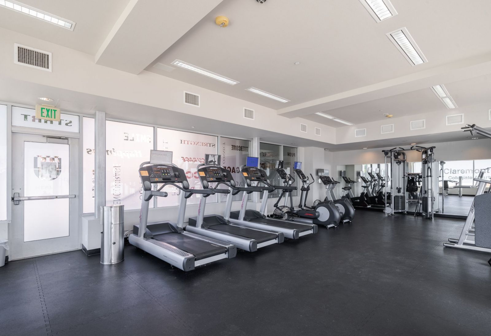 31-web-or-mls-DSC01289-HDR claremont collegiate apartments fitness center